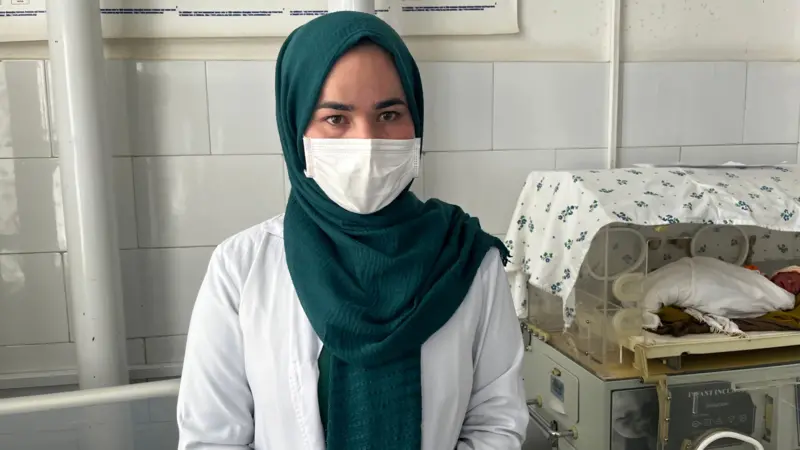 "Vendí a mi hija de 5 años para que recibiera tratamiento médico": la cruda realidad de Afganistán