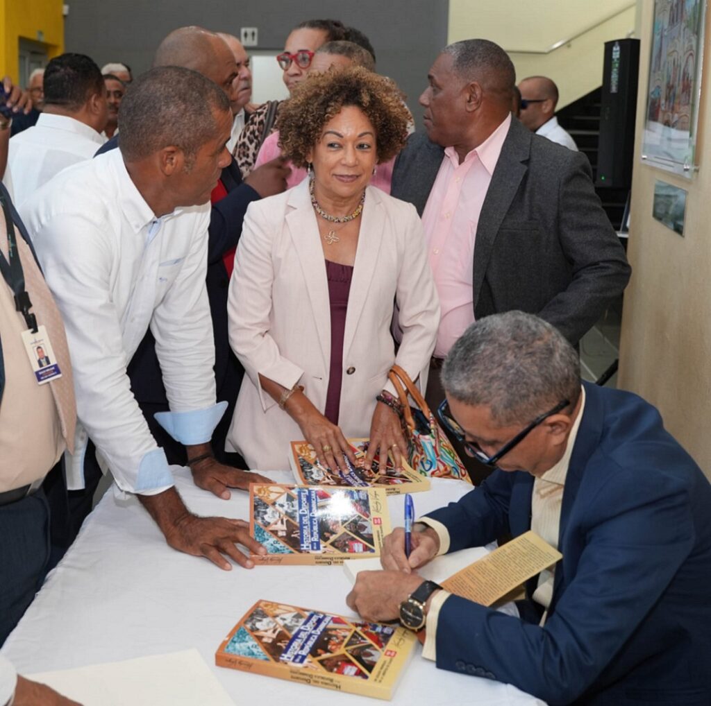 Kennedy Vargas presenta el libro “Historia del Deporte en la República Dominicana” con más de 190 años de memoria deportiva