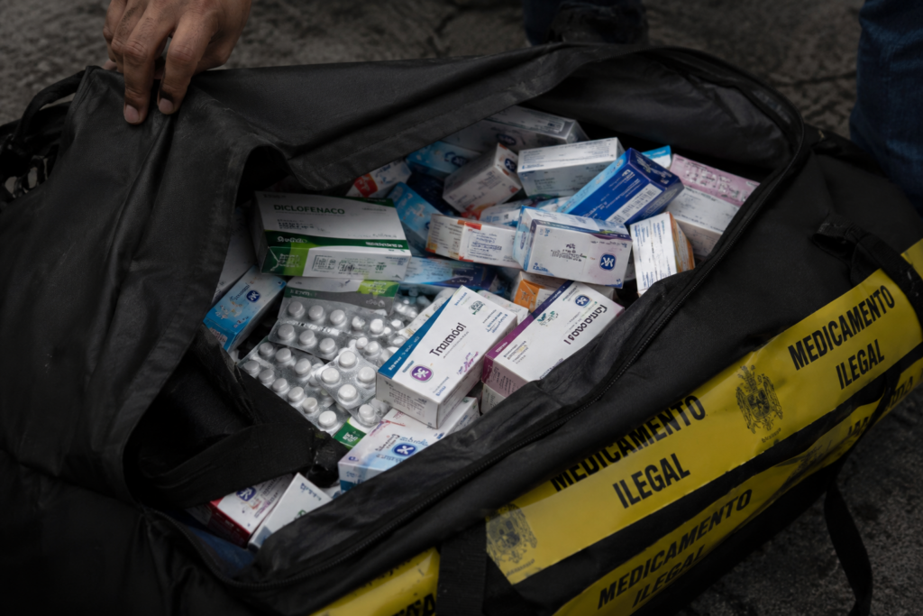 La ruta clandestina de los medicamentos en RD: ventas digitales, informalidad y riesgo sanitario