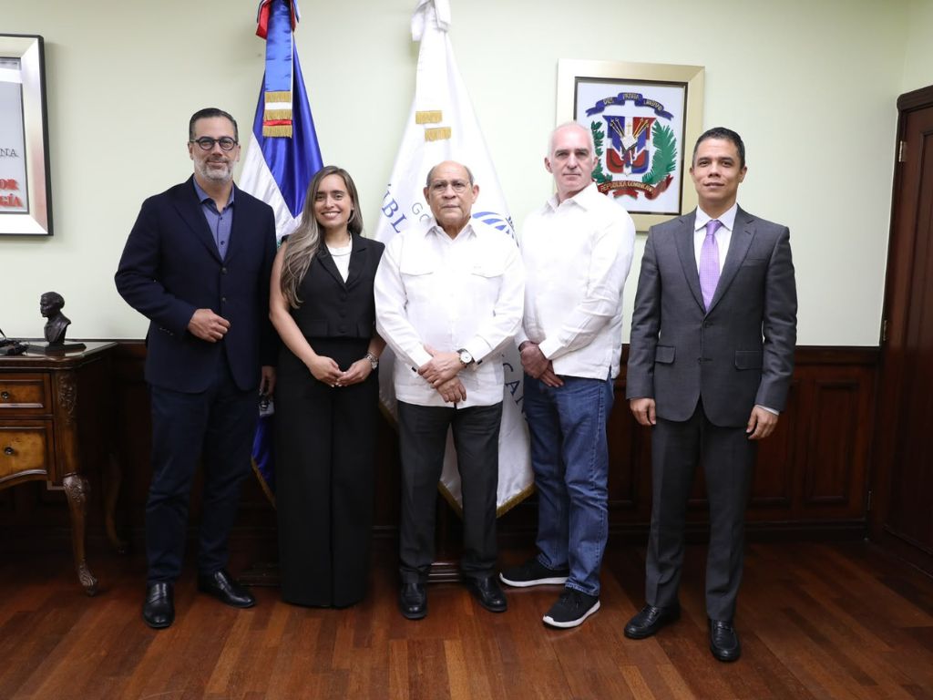 Alianza impulsará formación de pilotos en República Dominicana