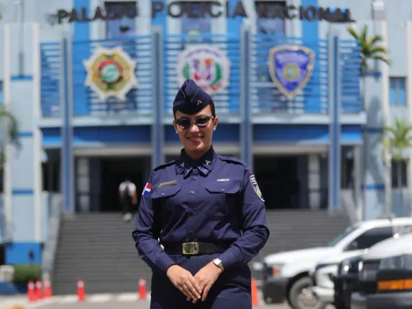Dahiana Contrera, cabo de la Policía Nacional y madre de dos niños./ Foto Eliezer Tapia.