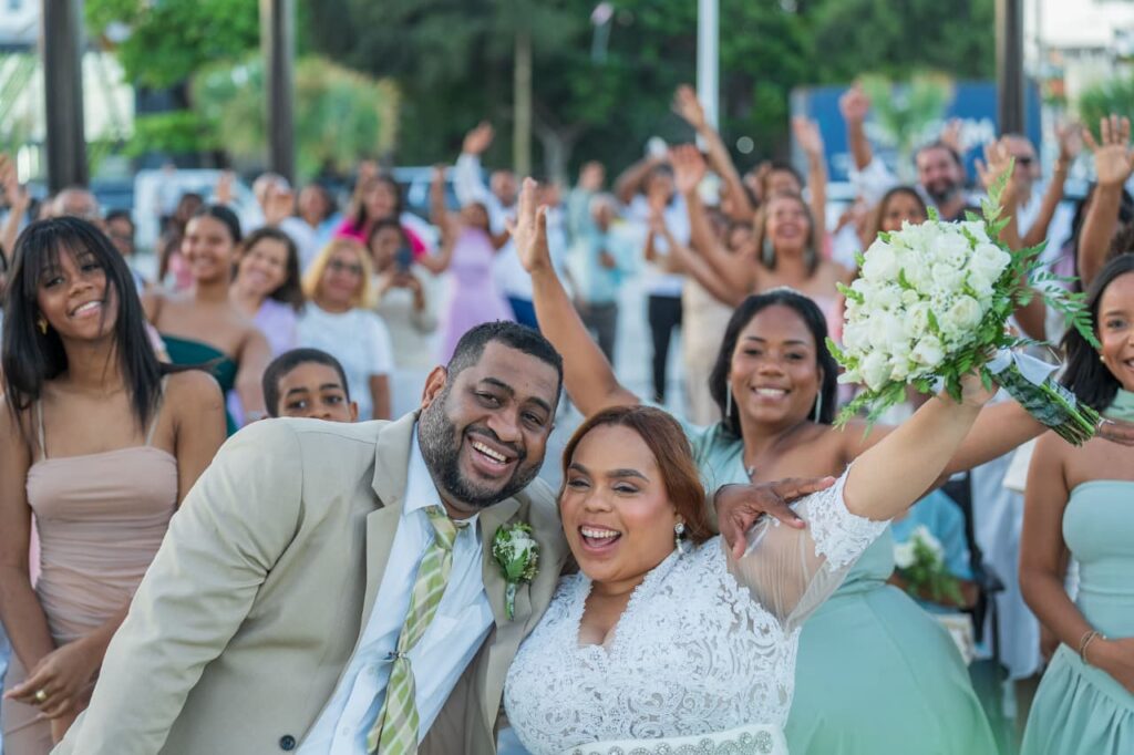 Sí, acepto… en el Malecón: bodas convierten el litoral en el nuevo escenario del amor en Santo Domingo