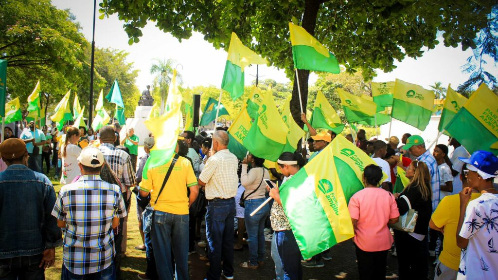 Frente Amplio y Alianza País elevan su voz por pensiones dignas y derechos laborales en RD
