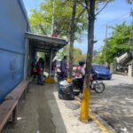 "La regla no es para uno, es para todos", motoconchistas de acuerdo con regularización de paradas