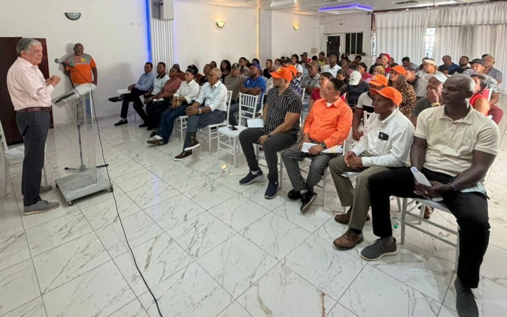 Avancemos busca reconocimiento ante la Junta con recolección de firmas y Amarante a la cabeza