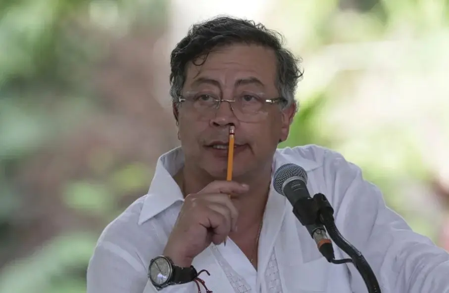 Petro le pide a Trump no intervenir en la campaña electoral colombiana