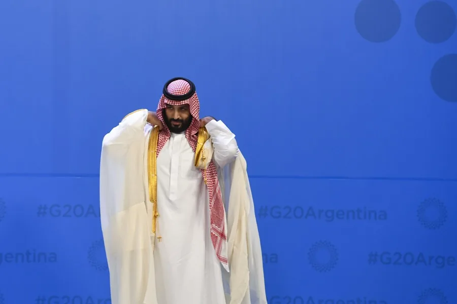 Trump habría suspendido la escolta de buques en Ormuz por presiones de Arabia Saudí, según NBC