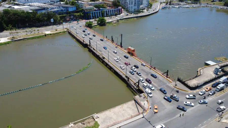Puente flotante
