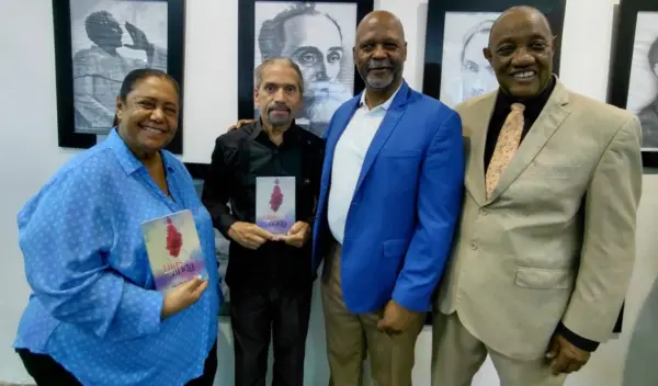 Luisa Navarro, Juan Pablo Uribe, César Augusto Zapata y Mateo Morrison, en la puesta en circulación de la obra.