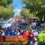 Trabajadores marchan al Palacio Nacional para exigir mejoras laborales