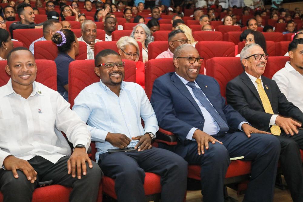 Rector de la UASD es reconocido por gremio de empleados