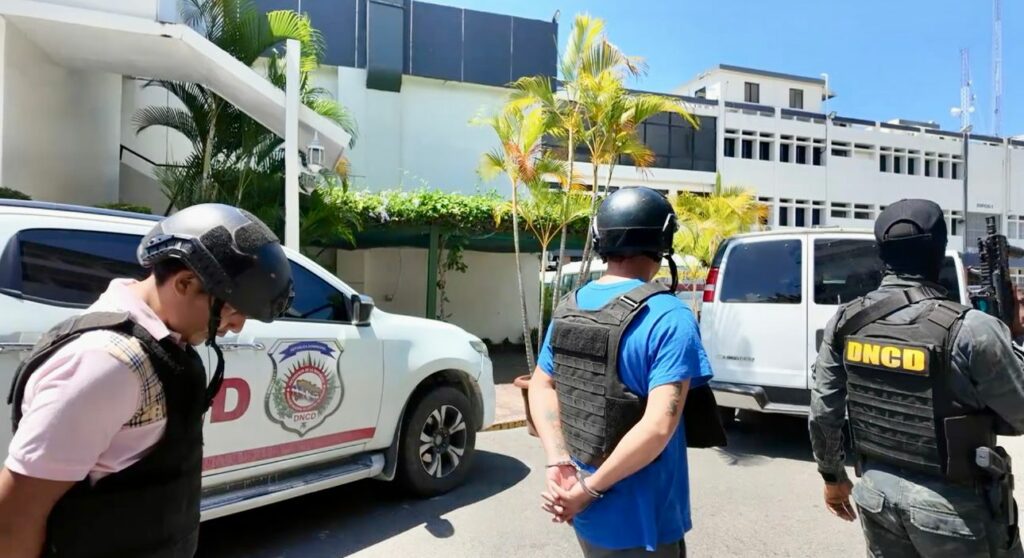 Caen ocho por cargamento de 1,670 paquetes de cocaína en Pedernales