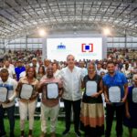 Abinader entrega 1,500 títulos de propiedad en Nuevo Domingo Savio