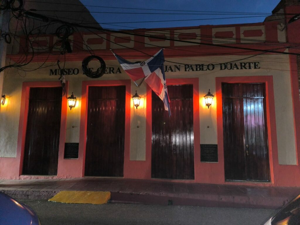 “Noche Larga de Museos” conquista al público, pero horario de cierre genera críticas