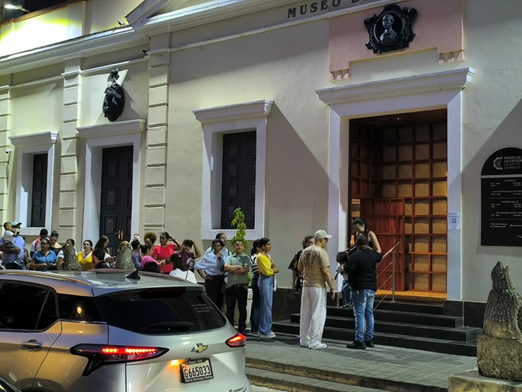 “Noche Larga de Museos” conquista al público, pero horario de cierre genera críticas