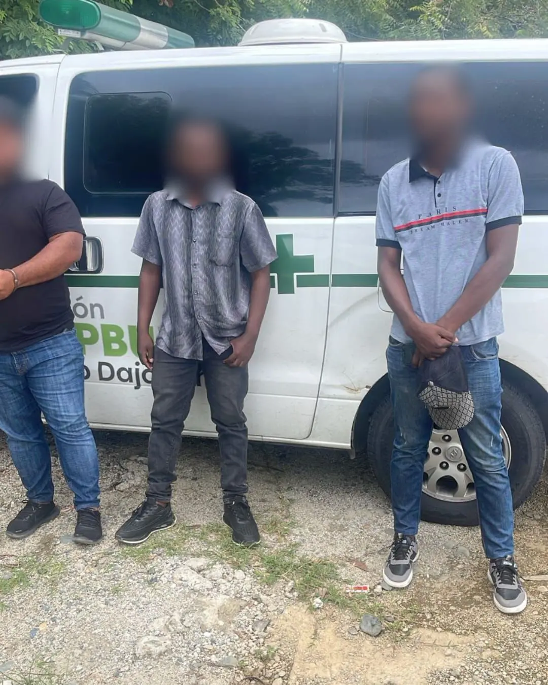 DGM intercepta ambulancia transportando haitianos indocumentados en Dajabón