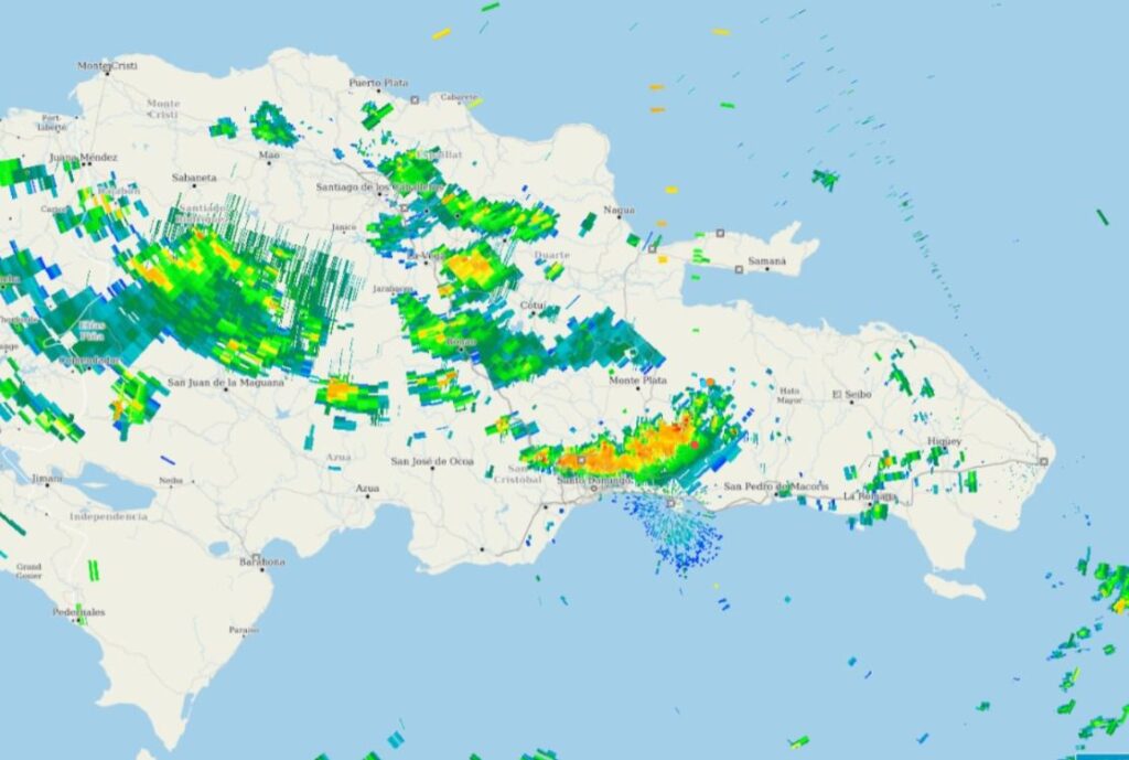 COE mantiene a 5 provincias en alerta amarilla y 5 en verde por vaguada