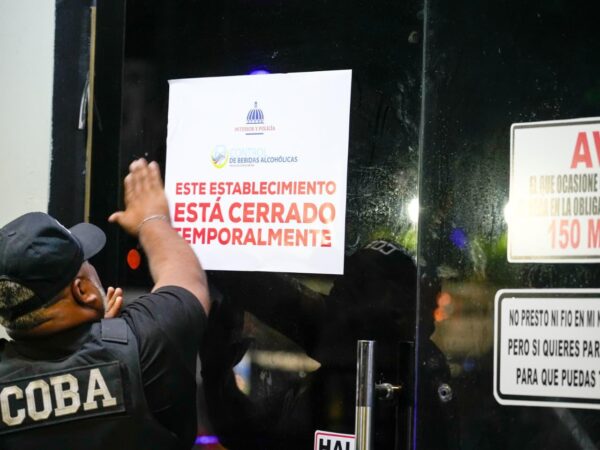 Cierran negocios