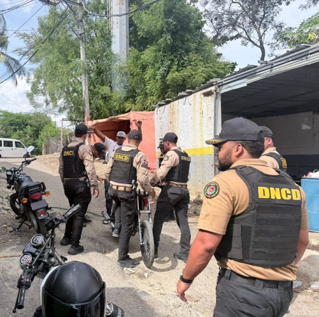La DNCD en operativo de allanamiento