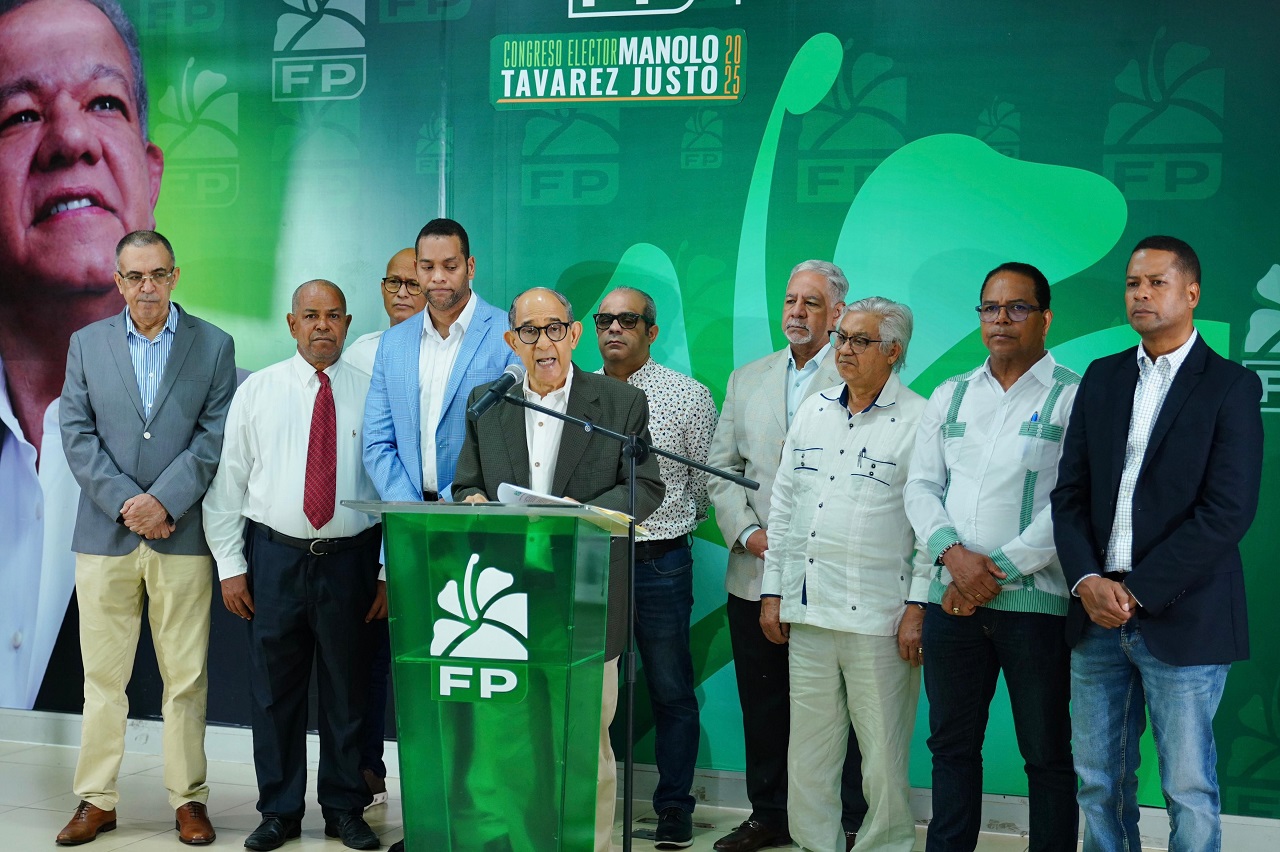 Fuerza del Pueblo acusa al PRM de usar bajaderos para burlar ley de compras