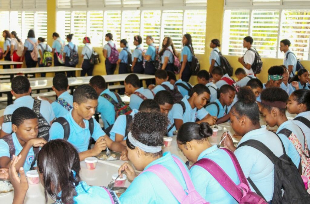 Más de dos mil oferentes participaron en licitación del Programa de Alimentación Escolar