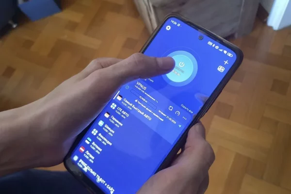 Un usuario trata de conectar sus datos móviles.