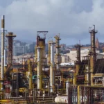 El brent se desploma más del 10 % y ya se negocia a 98 dólares el barril