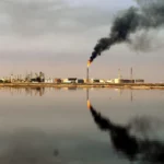 El brent amplía la subida a casi un 3 % y cotiza de nuevo en los 107 dólares el barril