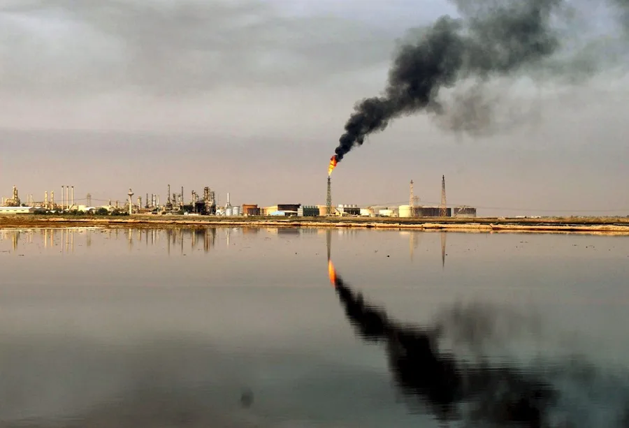 El brent se desploma más del 10 % y ya se negocia a 98 dólares el barril