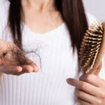 ¿Se te cae el cabello? Podría ser una señal de una enfermedad de transmisión sexual