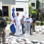 Autoridades interceptan dos narcolanchas con 1,295 paquetes de cocaína y marihuana