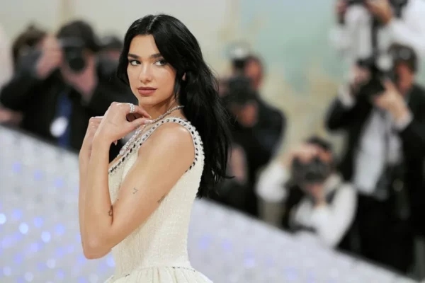 La cantante Dua Lipa.