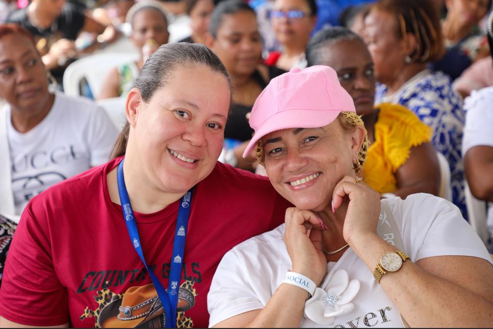 Abinader destaca sacrificio y fortaleza de las madres durante la jornada nacional “Madres que sostienen”