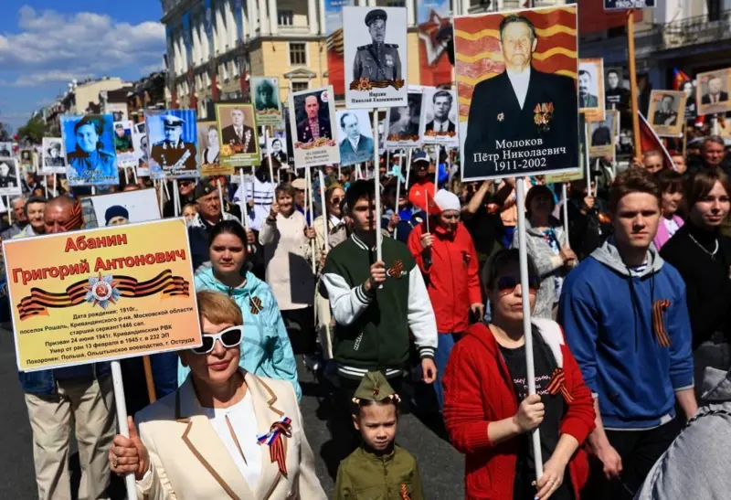 Putin justifica la guerra en Ucrania durante un reducido desfile del Día de la Victoria