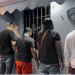 Autoridades desmantelan red de estafas cibernéticas en SDN; hay 25 detenidos
