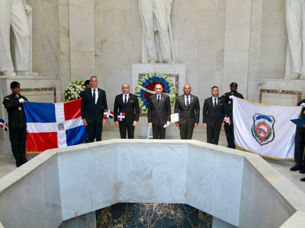 Más de 600 agentes antinarcóticos reciben ascenso por disposición del presidente