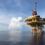 El brent cae más del 2 %, hasta los 109 dólares, a la espera de una solución con Irán