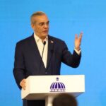 Abinader se reúne con empresarios para evaluar medidas dirigidas a enfrentar los efectos de la actual crisis internacional