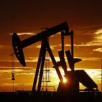 El petróleo de Texas cae un 2,69 % pero cierra la semana por encima de los 90 dólares