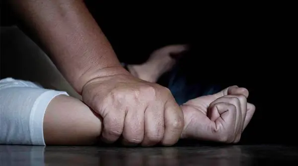 Estrés económico, violencia y falta de inteligencia emocional detonan crisis social, advierte psicólogo Jairo Mercedes.