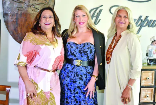 Analda Reed, Directora Regional New York, junto a periodistas invitadas.
