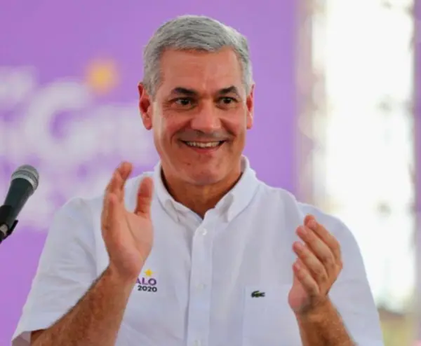 Encuestas, reuniones estratégicas y apoyo partidario marcan el resurgir del exfuncionario.