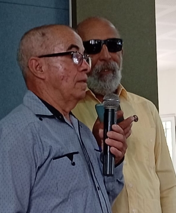 El profesor “Andrecito” en el acto de circulación.