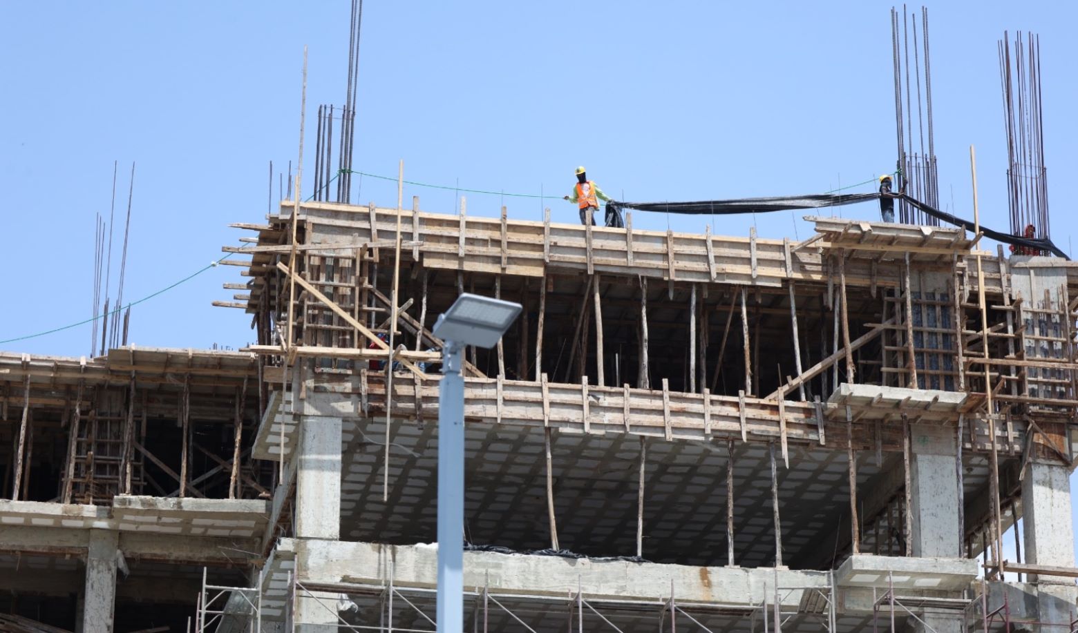 Inflación en viviendas impacta construcción.
