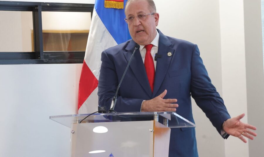 El ministro de Hacienda Magín Díaz aseguró que no se incrementará el precio de la tarifa energética.