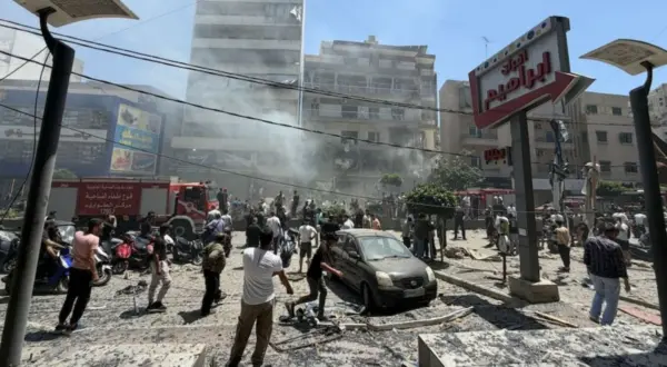 Ataque israelí contra los suburbios sur de Beirut provoca tres muertos y 16 heridos. Este hecho pone en peligro acuerdo de paz.