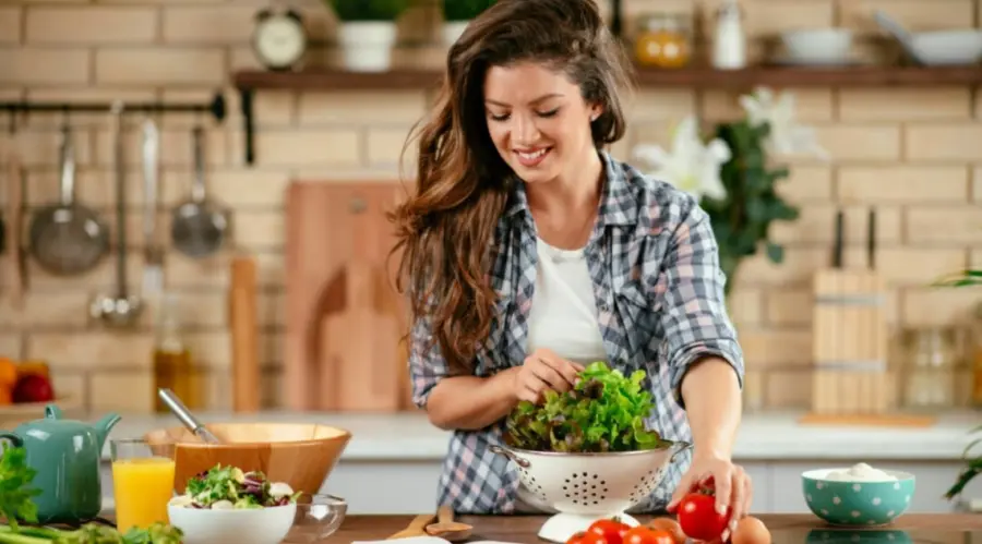 Las ensaladas ligeras y coloridas  son la solución perfecta para combatir el calor.