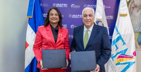 Rossy Escotto Minaya y Erik Pérez Vega.
