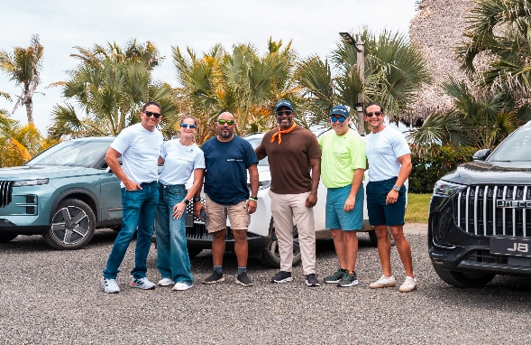 Óscar Santana, Ana Viñas, Isaac Ramírez, Enrique Quailey, Alfredo Nin y Juan Carlos de la Cruz.