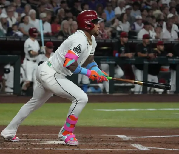 Ketel Marte bateó  un doble y sencillo  para Arizona en la jornada dominical MLB.  Ap